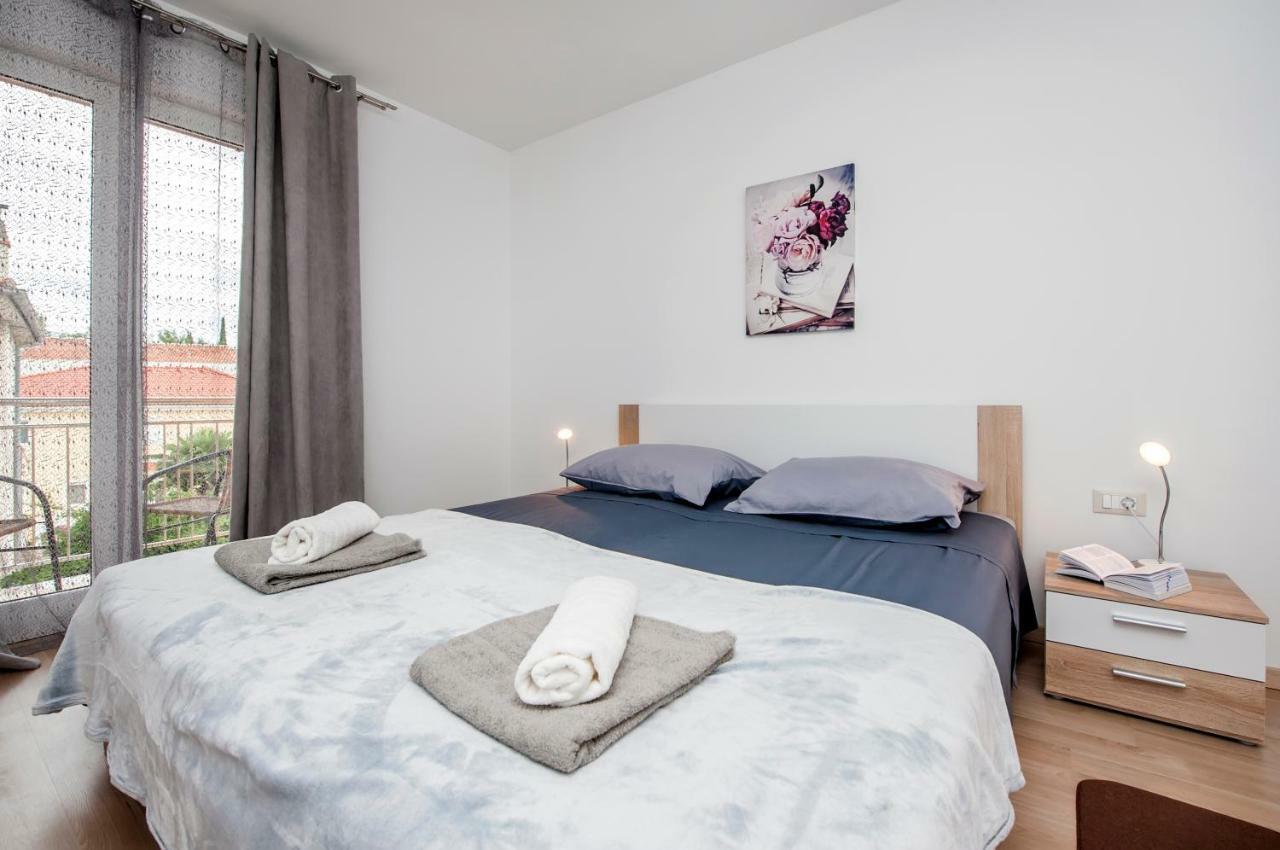 Apartman Sonata Rovigno Esterno foto