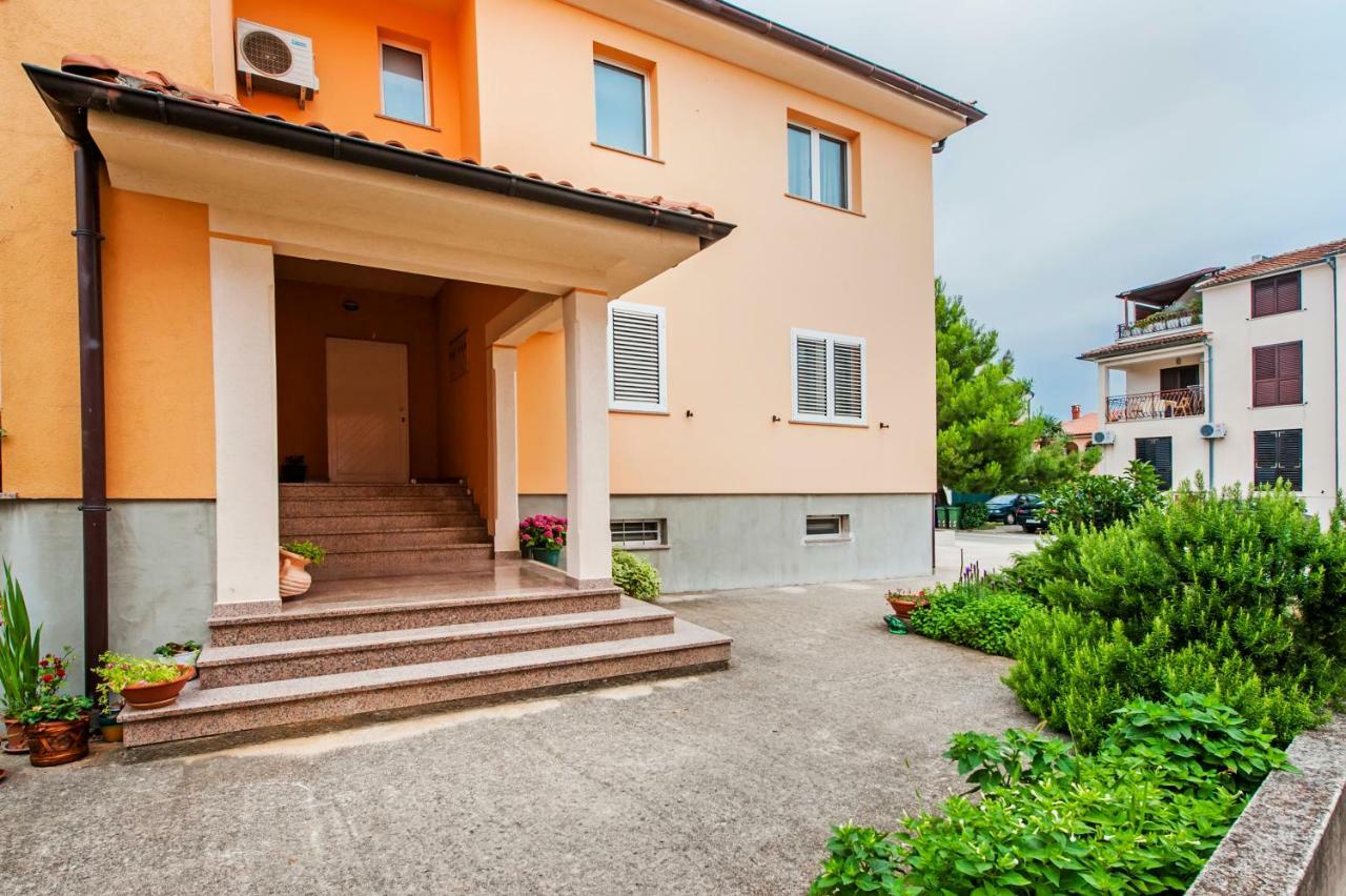Apartman Sonata Rovigno Esterno foto