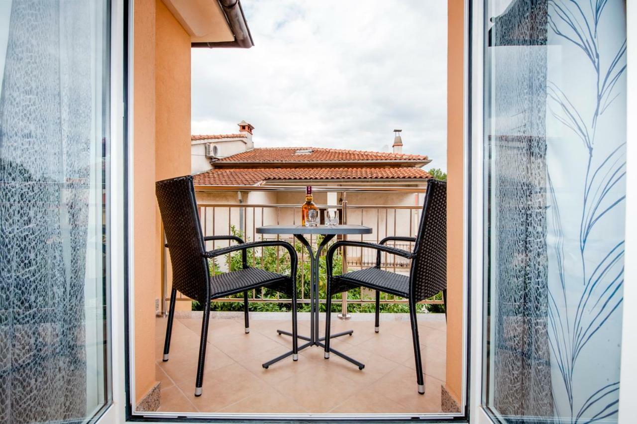 Apartman Sonata Rovigno Esterno foto