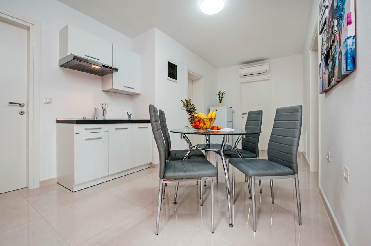 Apartman Sonata Rovigno Esterno foto