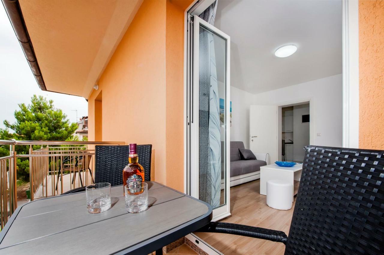 Apartman Sonata Rovigno Esterno foto