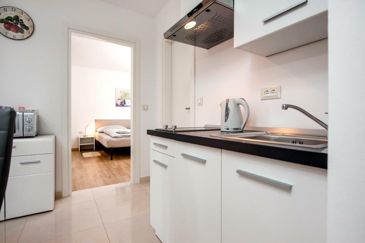 Apartman Sonata Rovigno Esterno foto